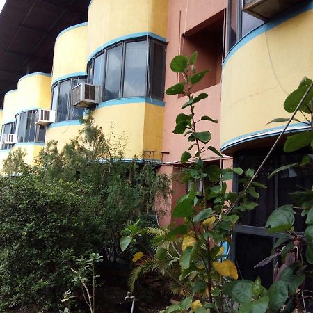 פאנבל Hotel Sai Samrat Inn מראה חיצוני תמונה