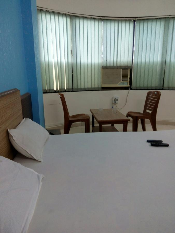 פאנבל Hotel Sai Samrat Inn מראה חיצוני תמונה